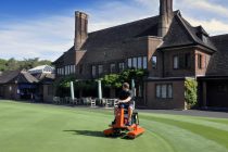 Beaconsfield Golf Club purchases a greens’ roller